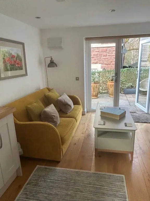 Cozy Chalet in Abergavenny