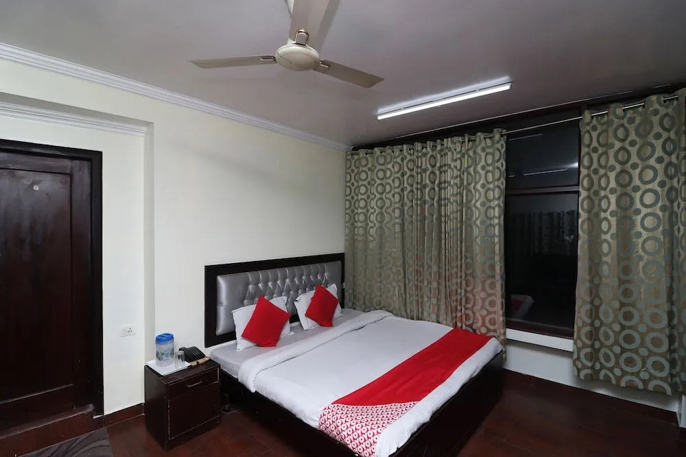 Oyo 29660 Hotel Vardhman Classic
