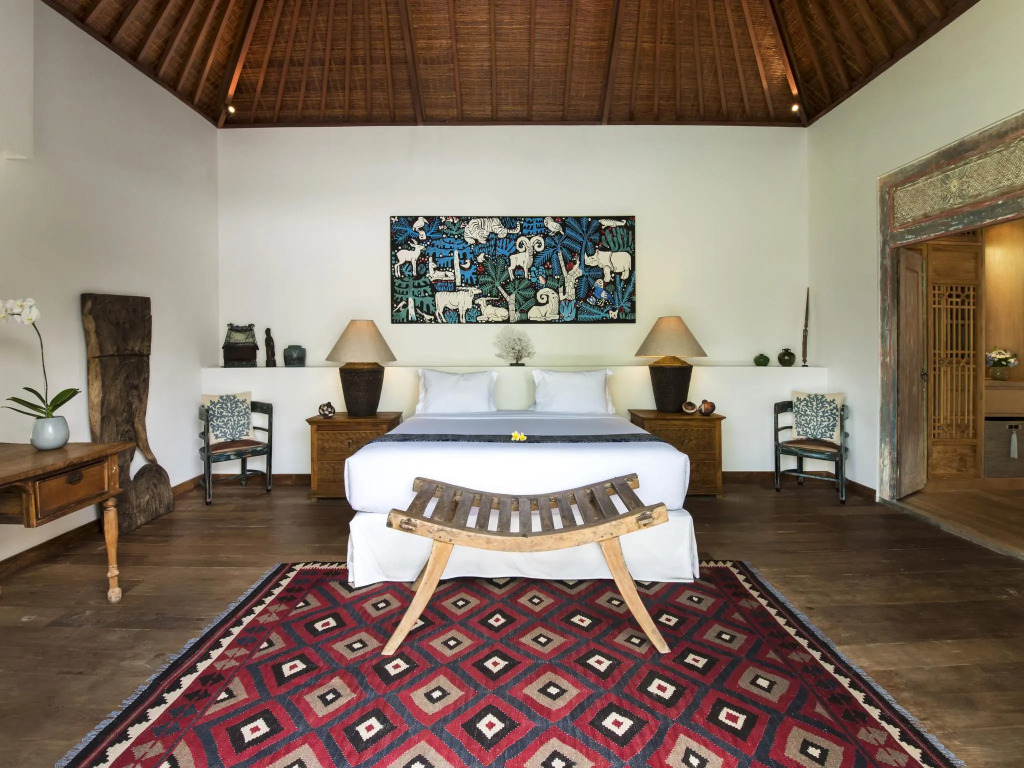 Villa Tiga Puluh, 7 Bedrooms Private Villa in Seminyak