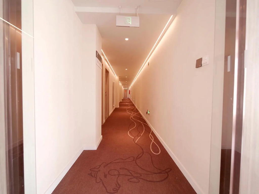 Hanting Hotel Beijing Huilongguan Subway Station