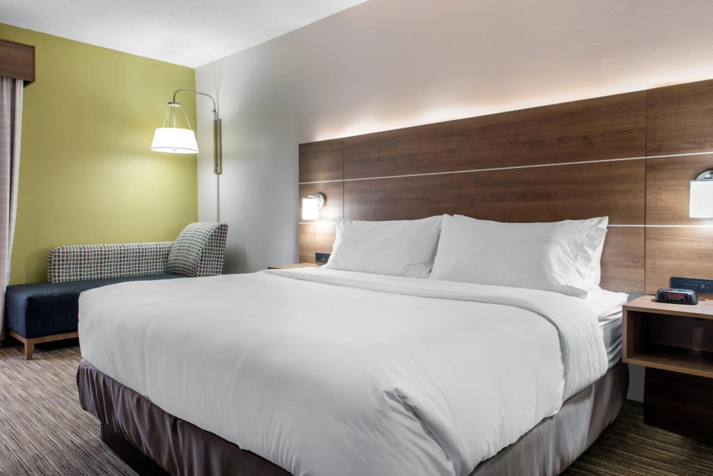 Holiday Inn Express & Suites Harrison by IHG