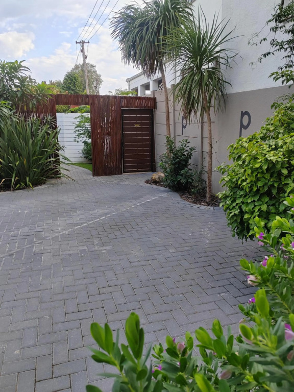 Leafy Retreat Kenridge Trendy