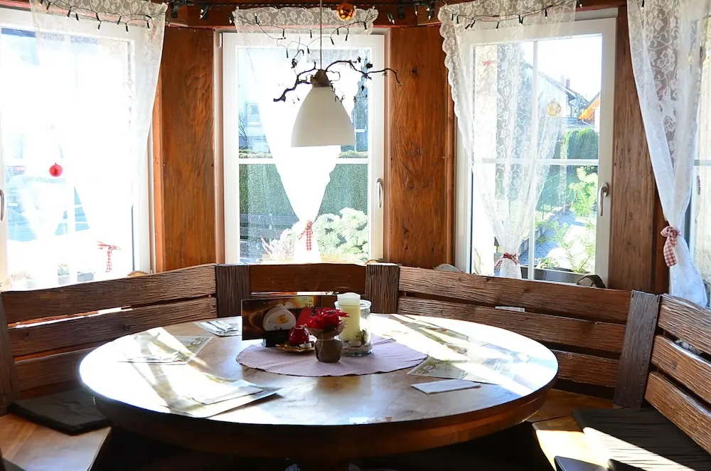 Hotel und Gasthaus "Löwen" - Wellcome Motorbiker, Berufsleute und Reisende im Schwarzwald