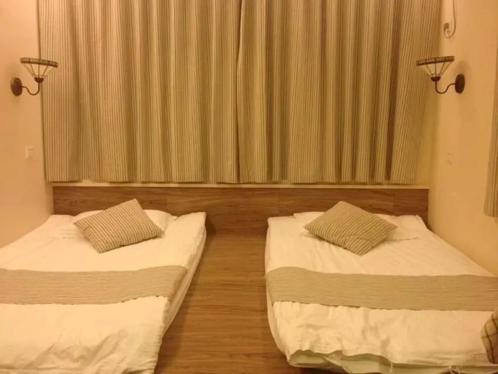 Chuxia Holiday Inn