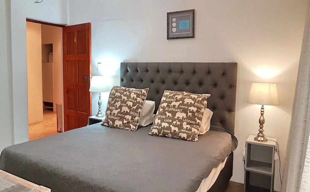 Six Valk Avenue Guest House