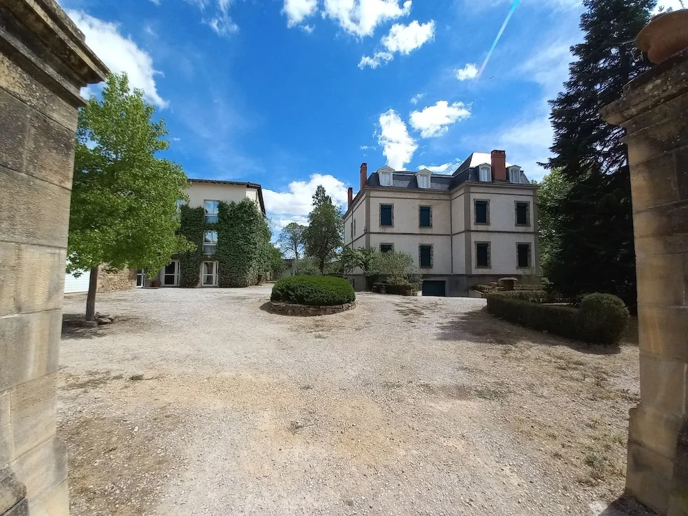 Hôtel La Métairie & Piscine