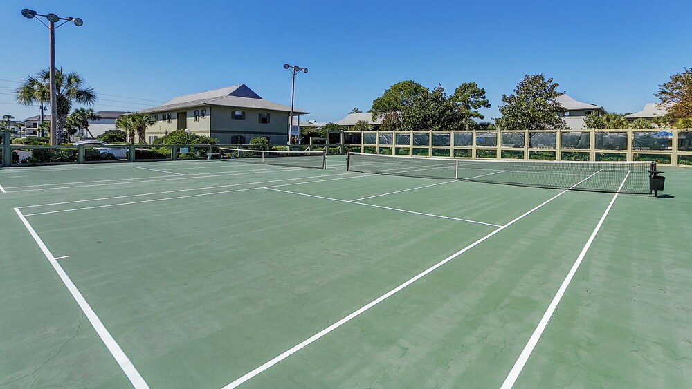 Beachwood Villas 10C - 2 Complex Pools, Tennis, Modern Coastal Charm