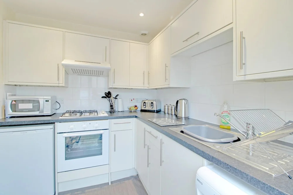Brighton Getaways - Beach Lodge House