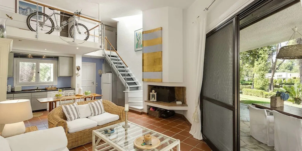 Coelo Shared Pool Villa, Sani