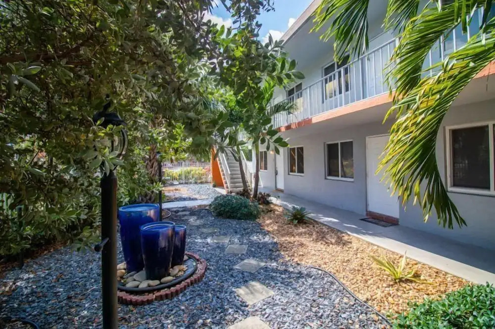 Brief Homes The Victor 1 Bedroom Apartment 5