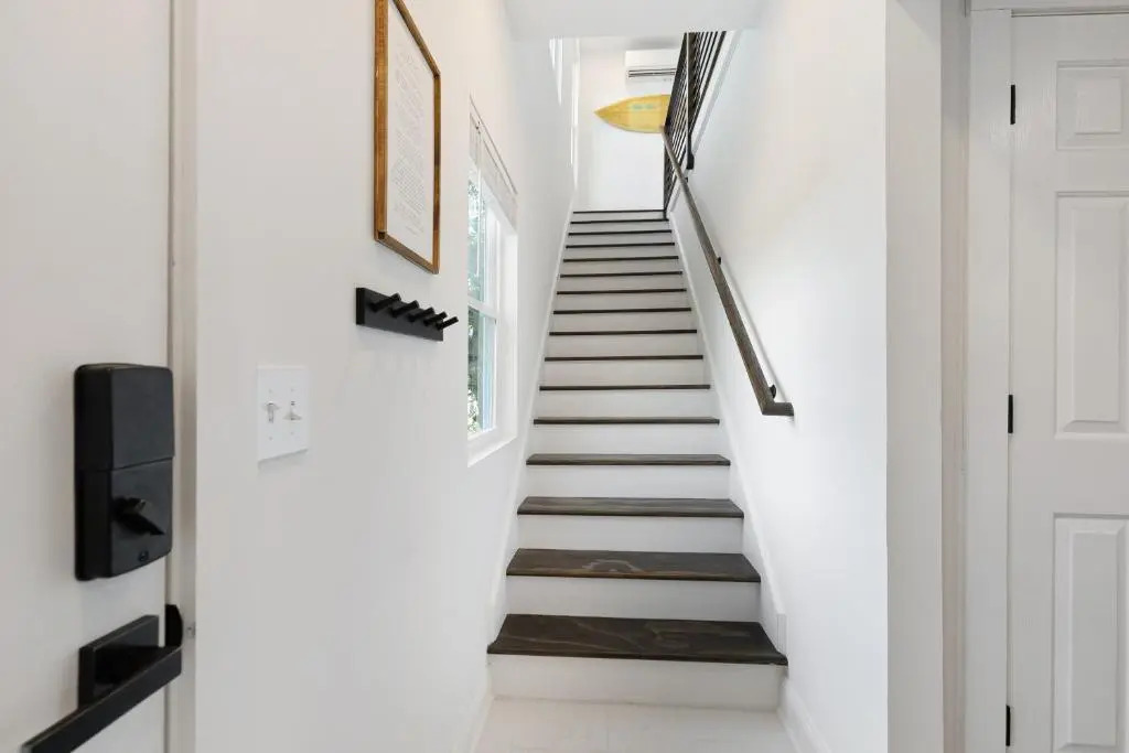 79 Sandbar Ln - Folly in Love - Renovated Private Home - Sunset Views