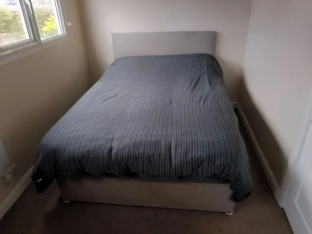 1br-garden-parking-pets-10 Mins to Beach