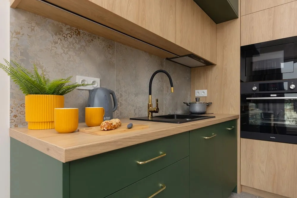Home Factory Estate Praga Kotsisa by Noclegi Renters