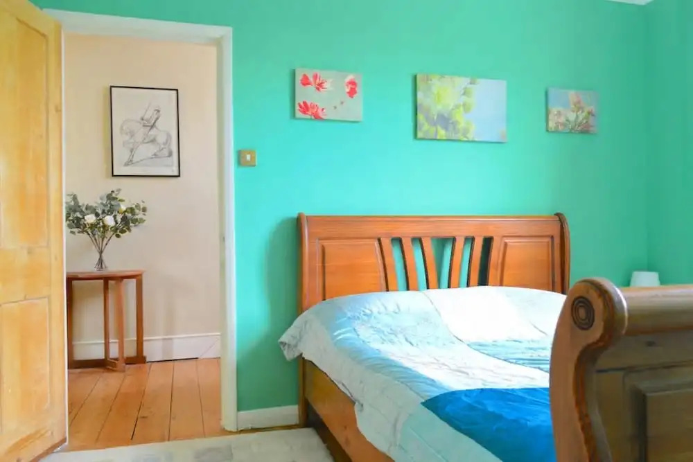 2 Bedroom Apartment With Roof Terrace in Camden