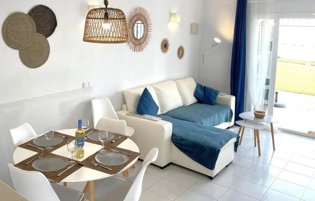 Beach House with Direct Access To Calahonda Beach And Open Sea Views Cs183