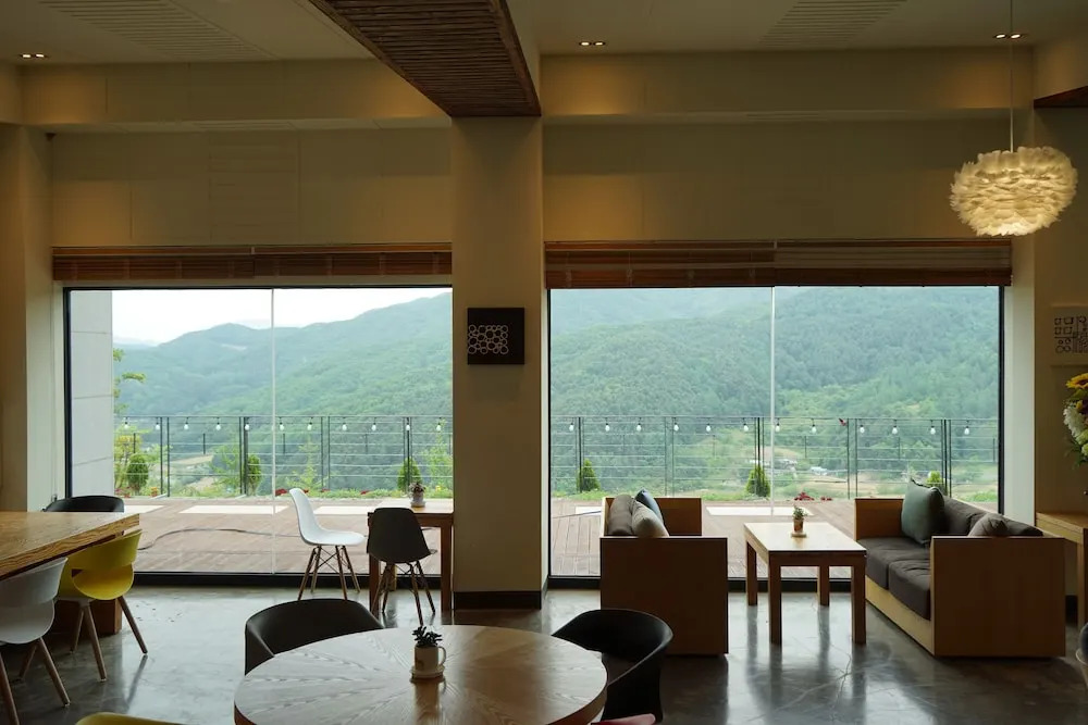 Chungdamhill House