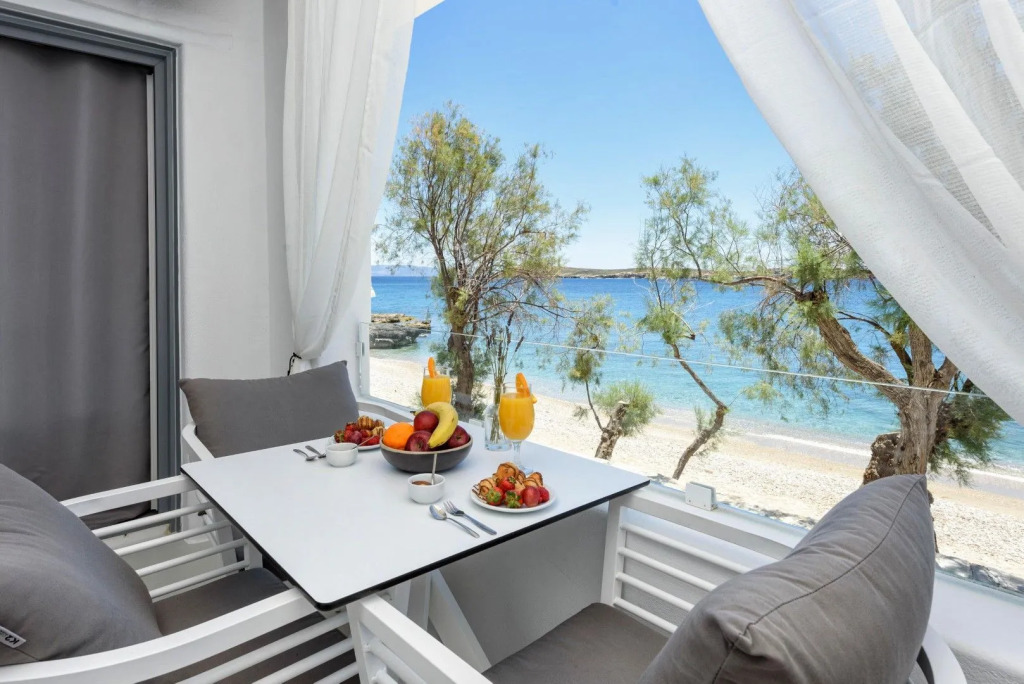 Blue Waves Suites Apartments Paros
