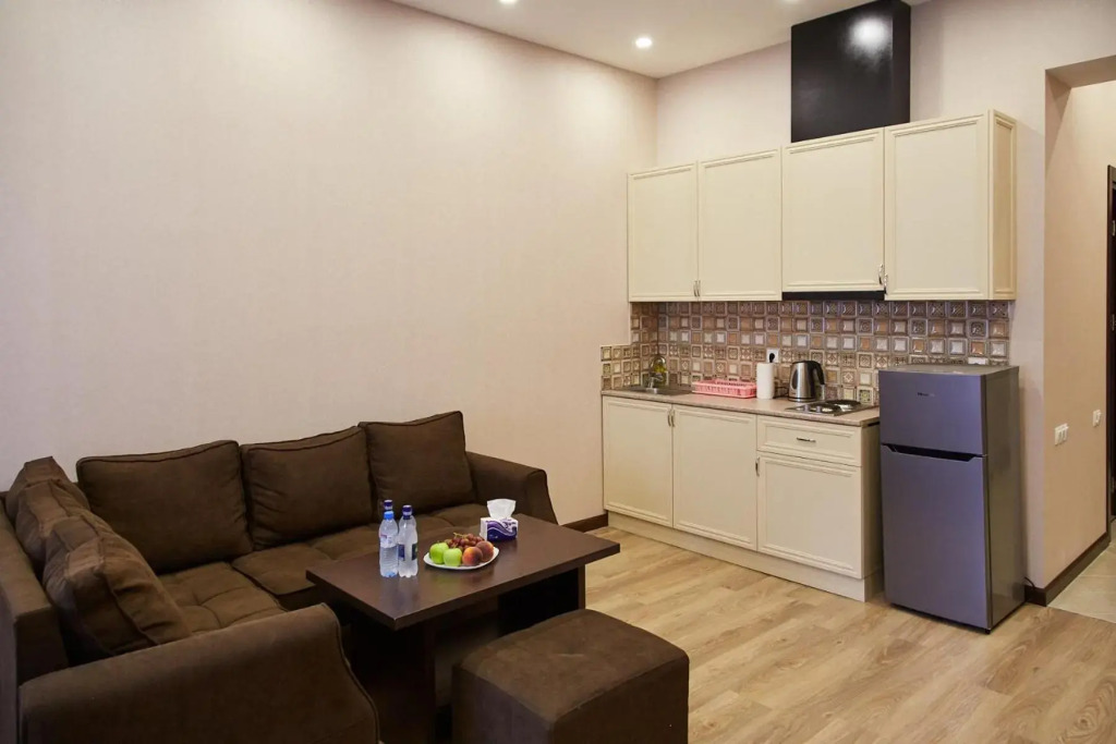 Residence North Avenue Teryan 8. 14 2