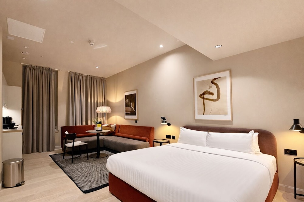 VCity Suites at The Teacher