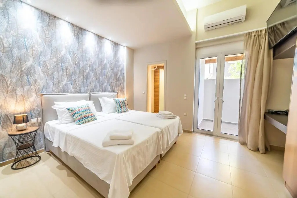 Thomas Villa Hersonissos - Private Pool - Sleeps 7