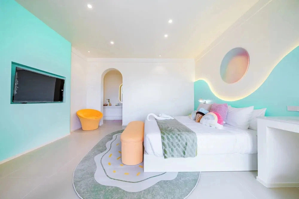 Candy House Pool Villa with KTV