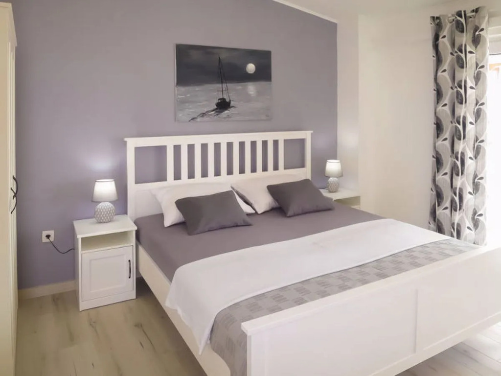 Andrijana (SRD401) 42422