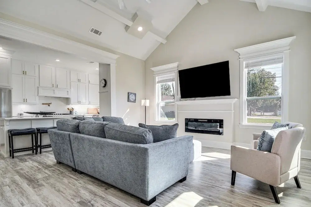 Steps to Beach: Modern Gulfport Getaway!