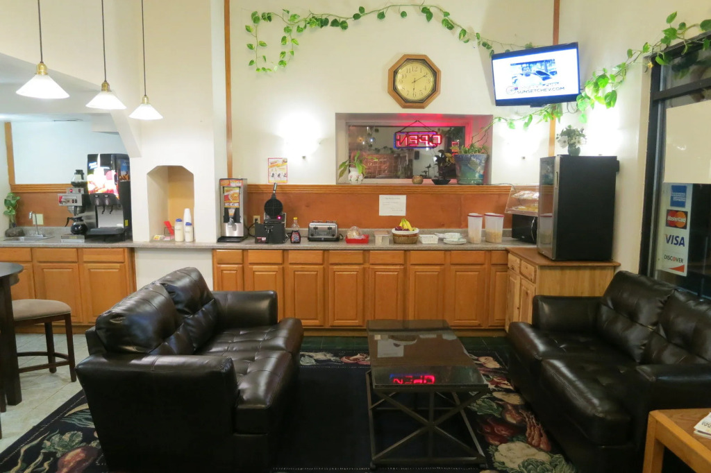 Bay City Inn