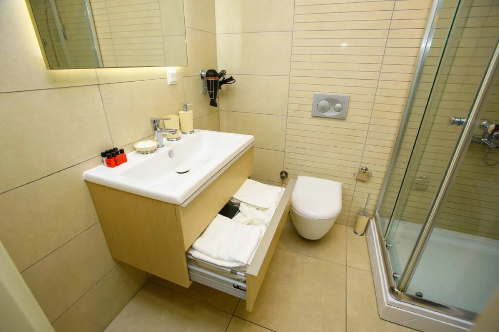 2 Bedroom Luxury Apartment near Mall of Istanbul