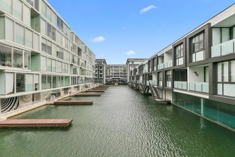 Zodiaks 2 Bedroom Apartment Pool Gym Parking