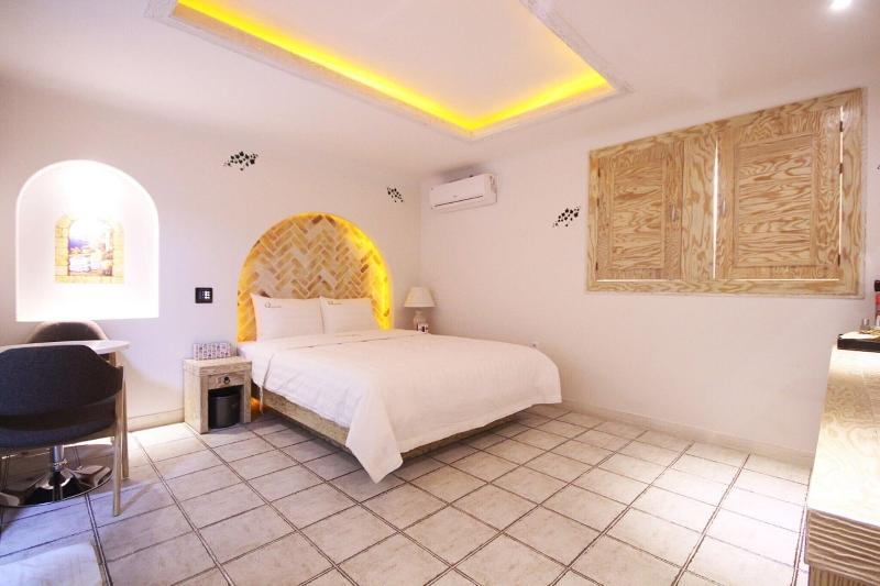 Gimje Q Drive Self Check-in Motel