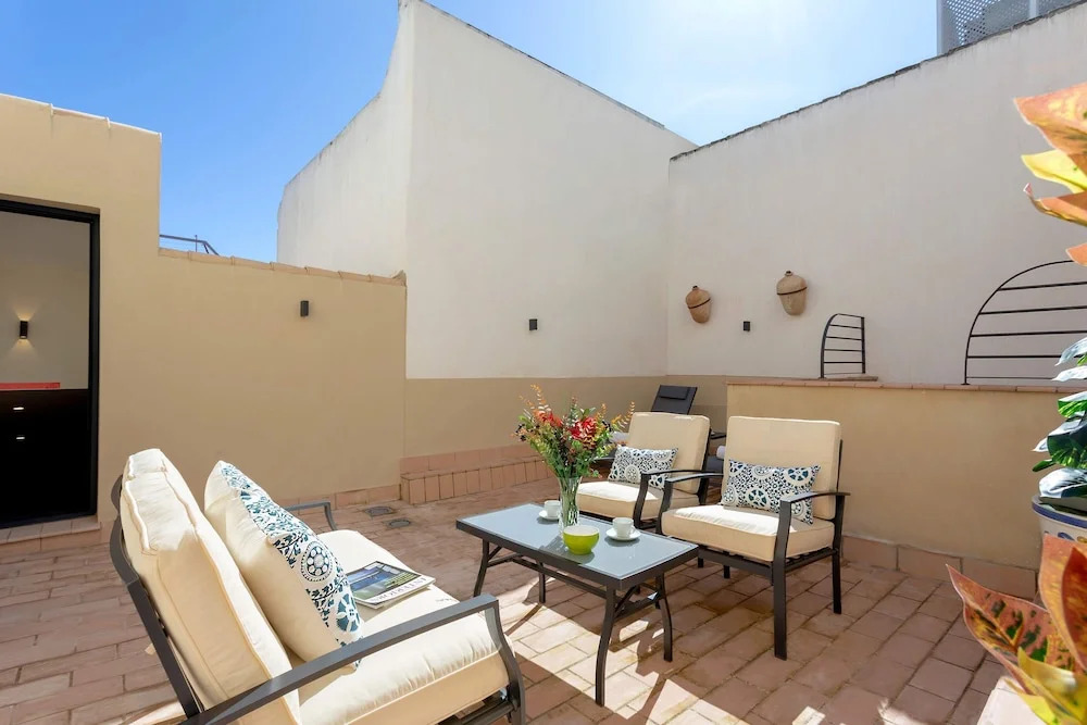 Exclusive Apartment Near Cathedral Rodrigo Caro IV
