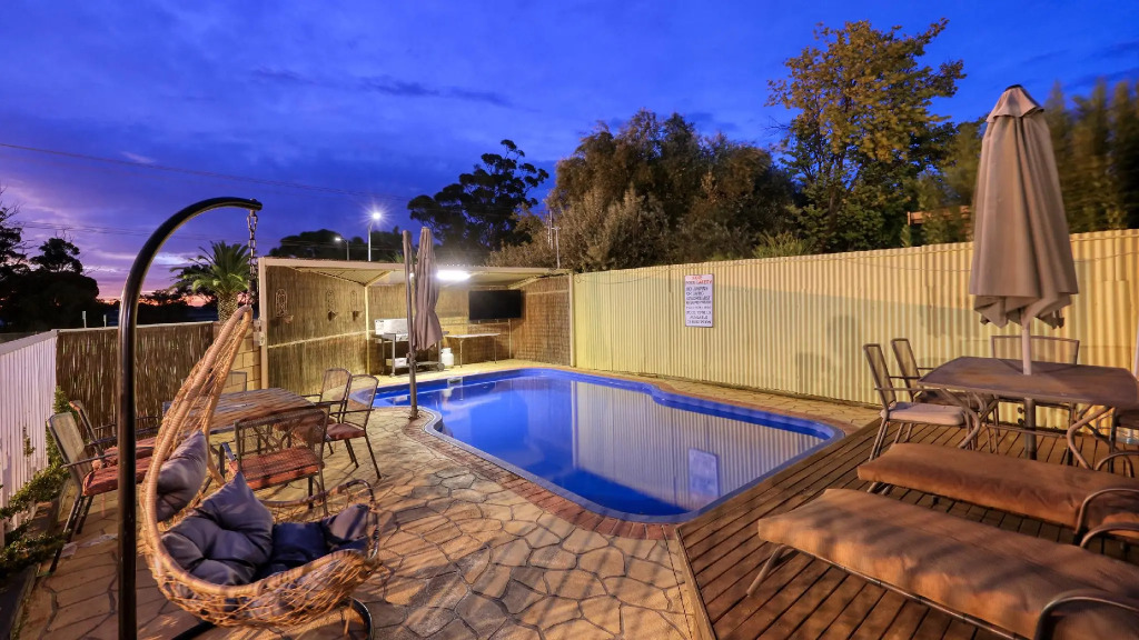 Sun Centre Motel