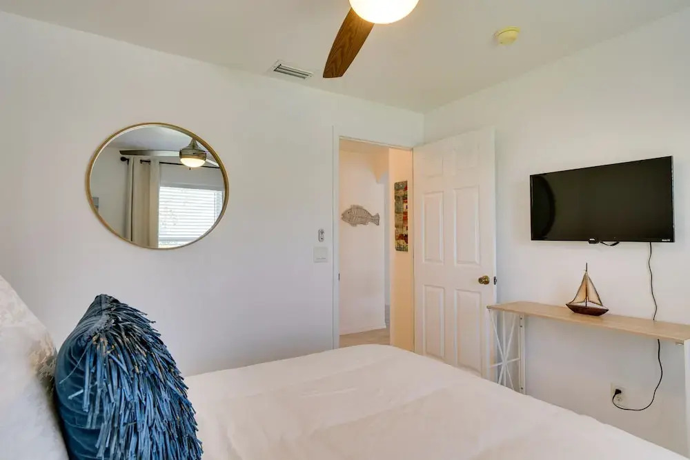 Canal-front Cape Coral Home Rental: Pool, Lanai!
