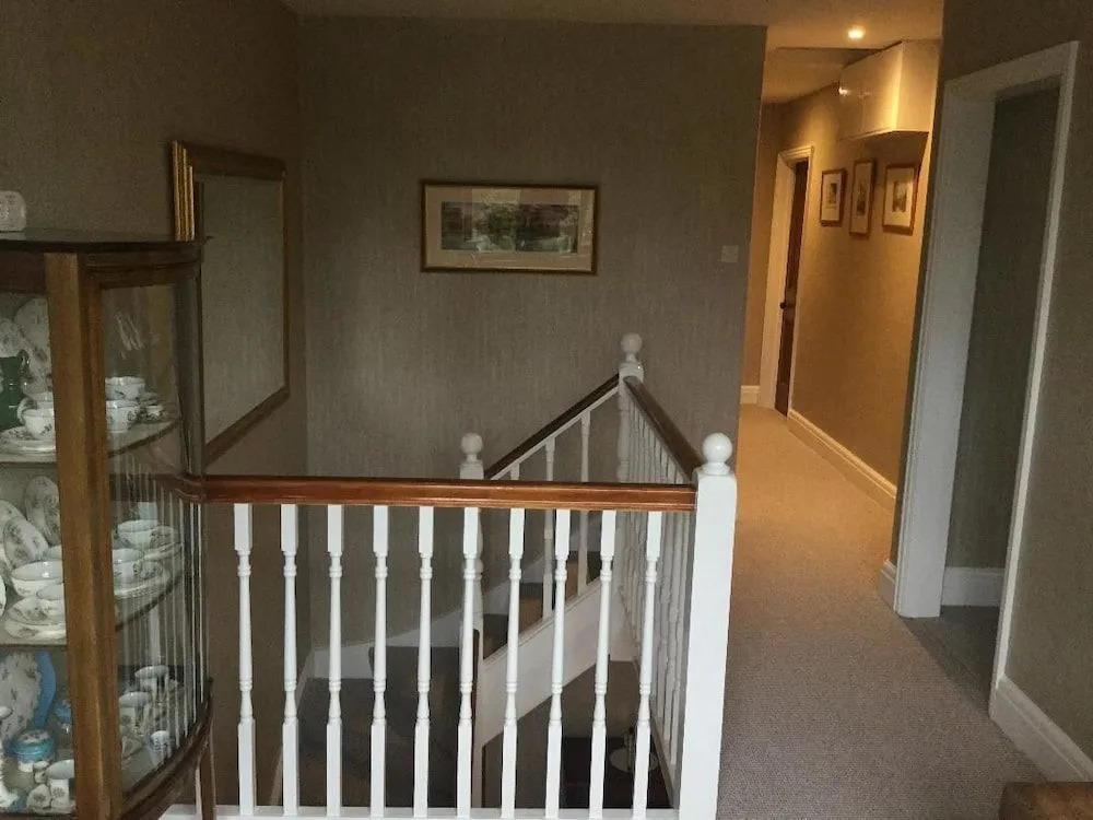 High Hedges Apartments