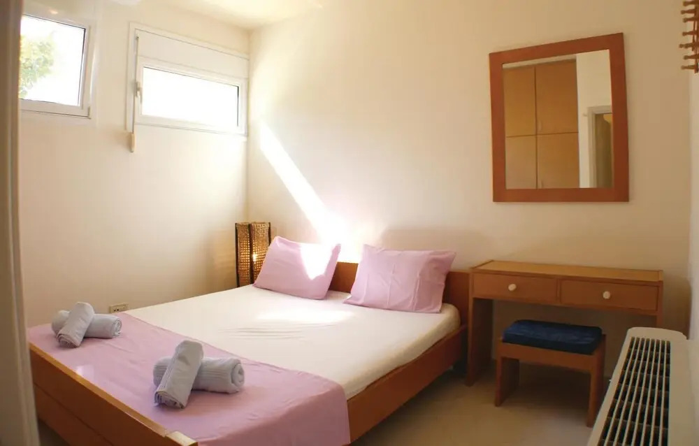 Awesome Home in Perdika With Wifi and 6 Bedrooms