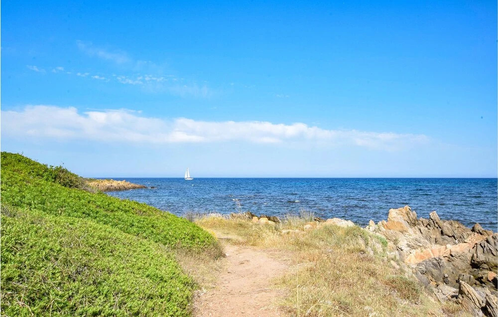 1 Bedroom Beach Front Home In Budoni