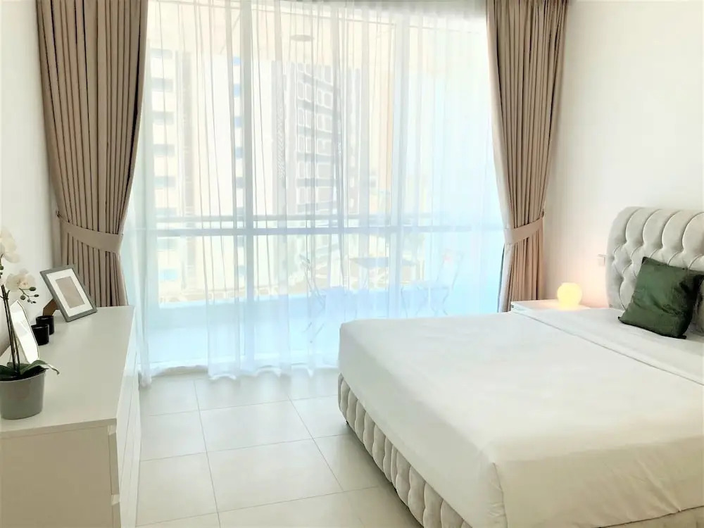 Luxurious Stay at the Walk JBR