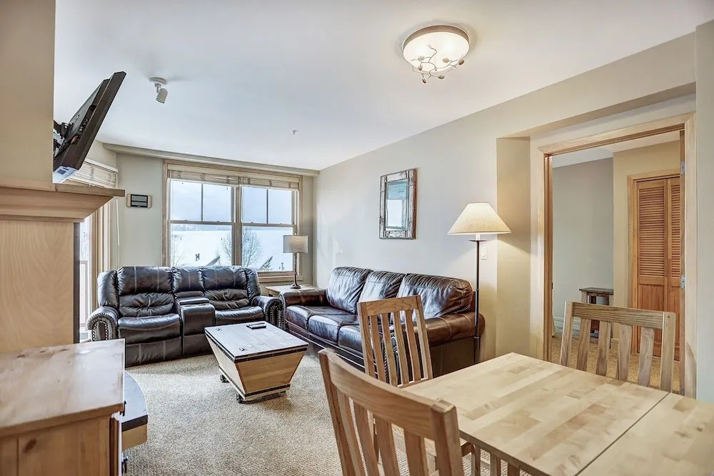 Silver Mill 8260-2br-walk To Slopes! Kids Ski Free! 2 Bedroom Condo by RedAwning