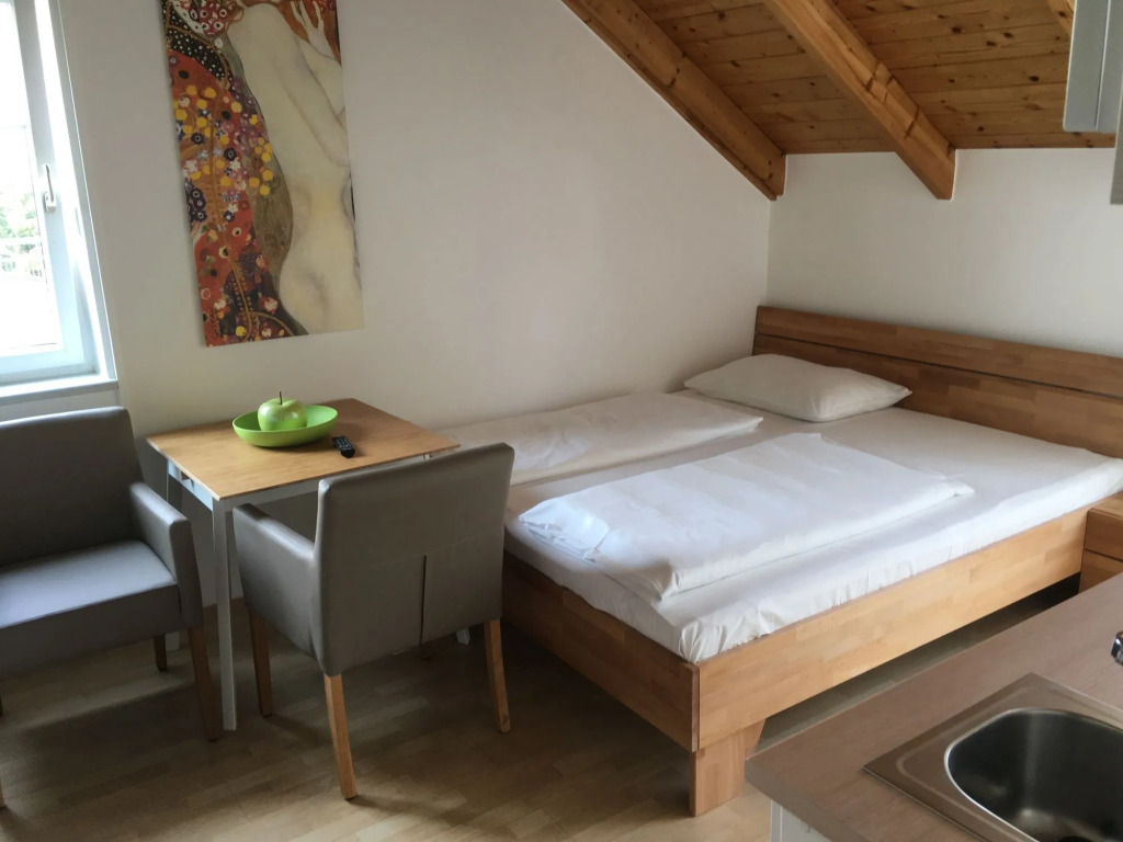 AJO Apartments - Alte Donau Lake or Garden View Balcony Studio - Self-Check-in