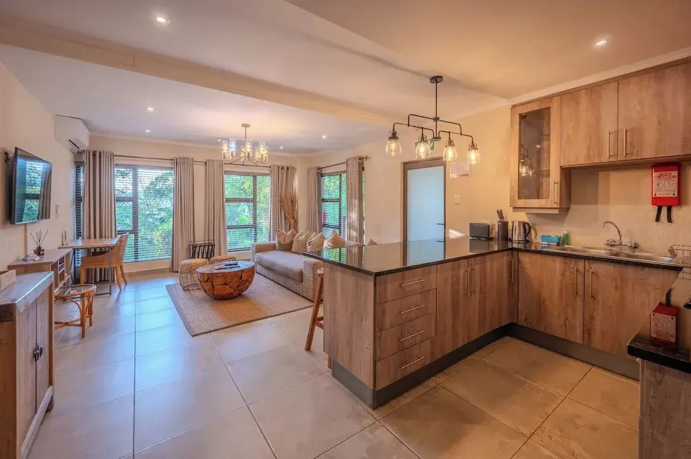 Bushbaby Valley Lodge