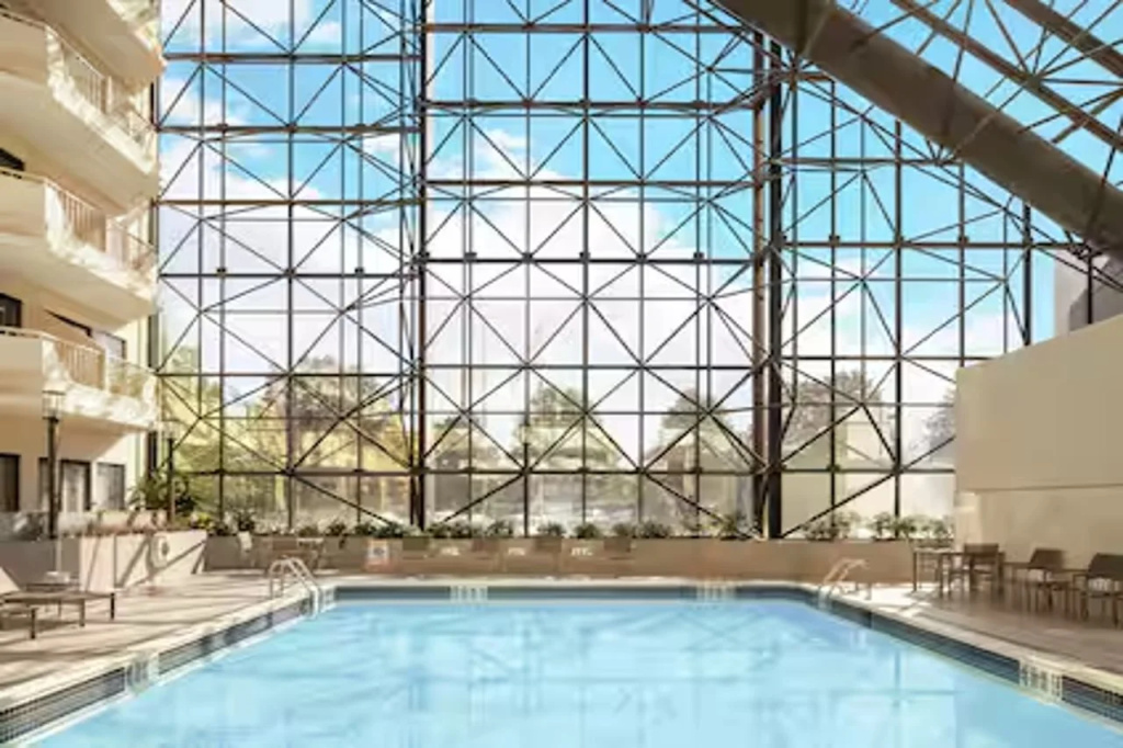 DoubleTree by Hilton Hotel Newark Airport