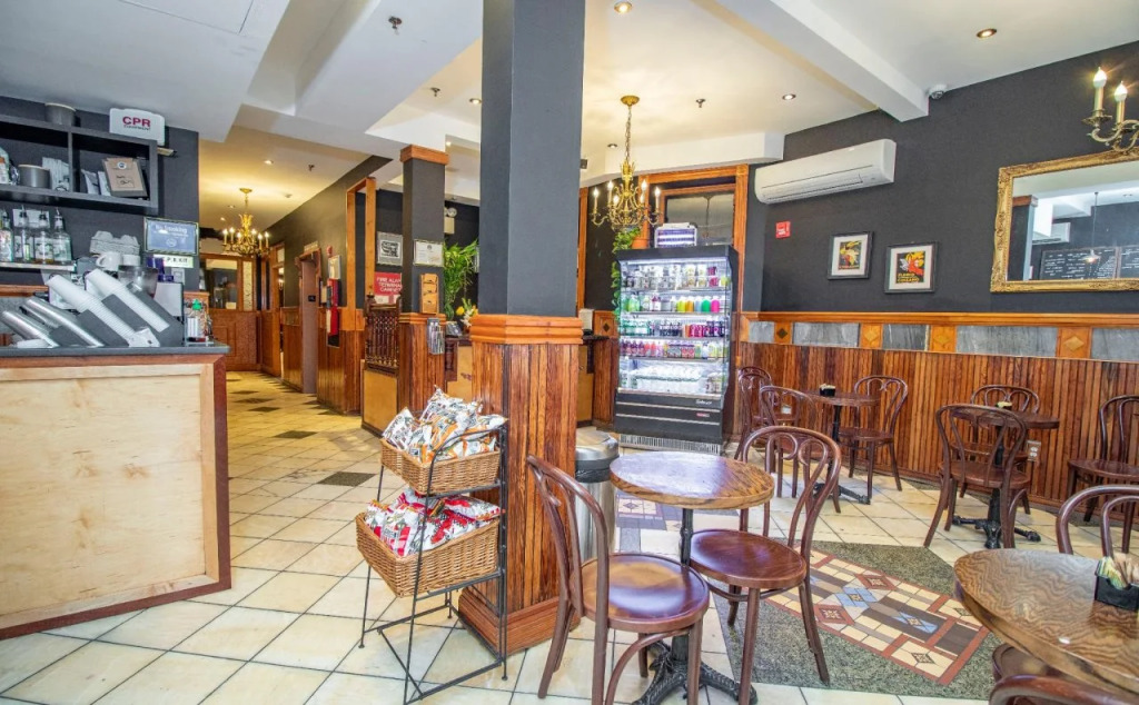 The Historic Blue Moon Hotel - NYC