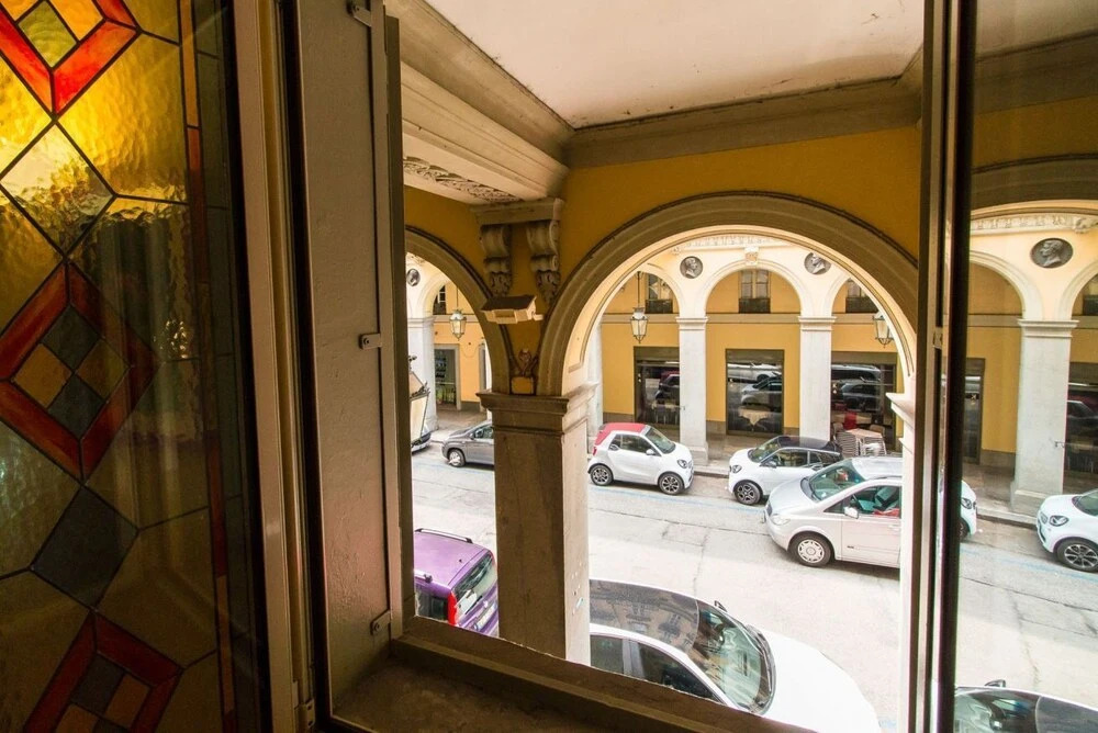 Porta Nuova Central Flat with Balcony
