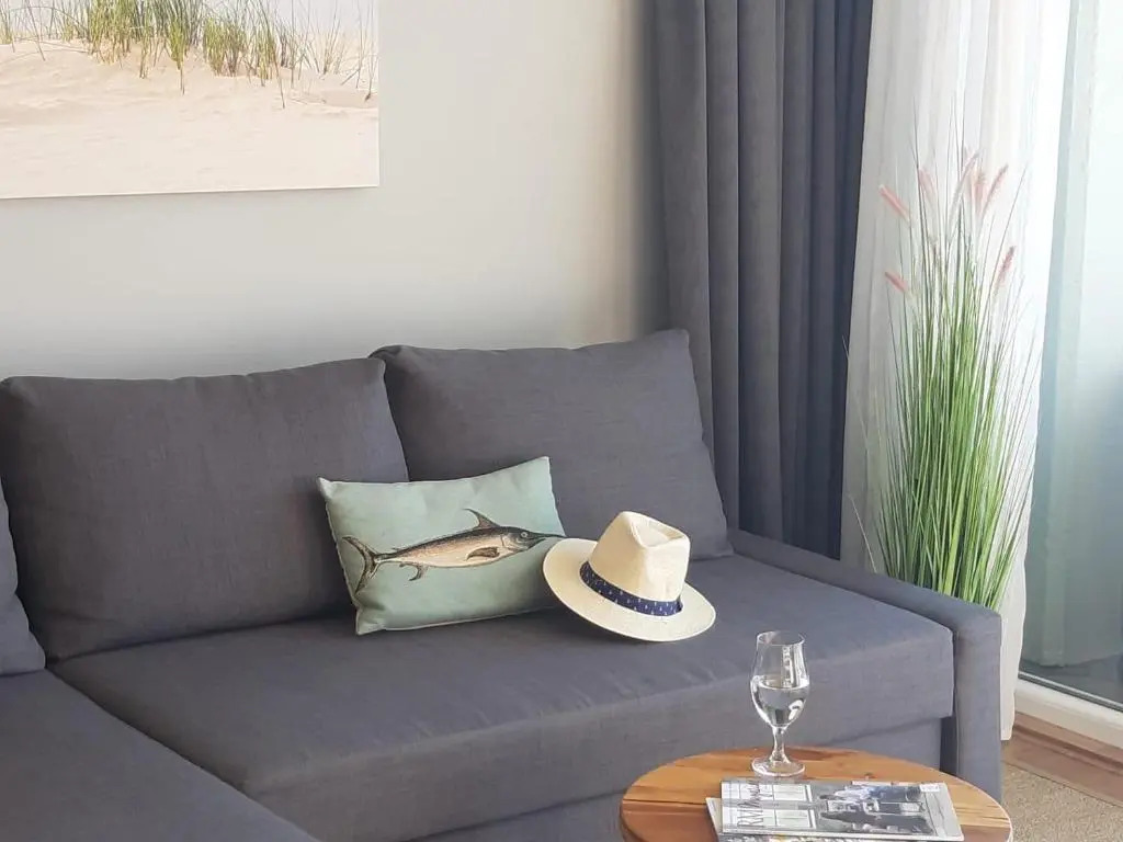 Benny's Beach House 2