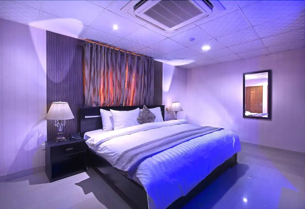 Valley Front Plus Hotel