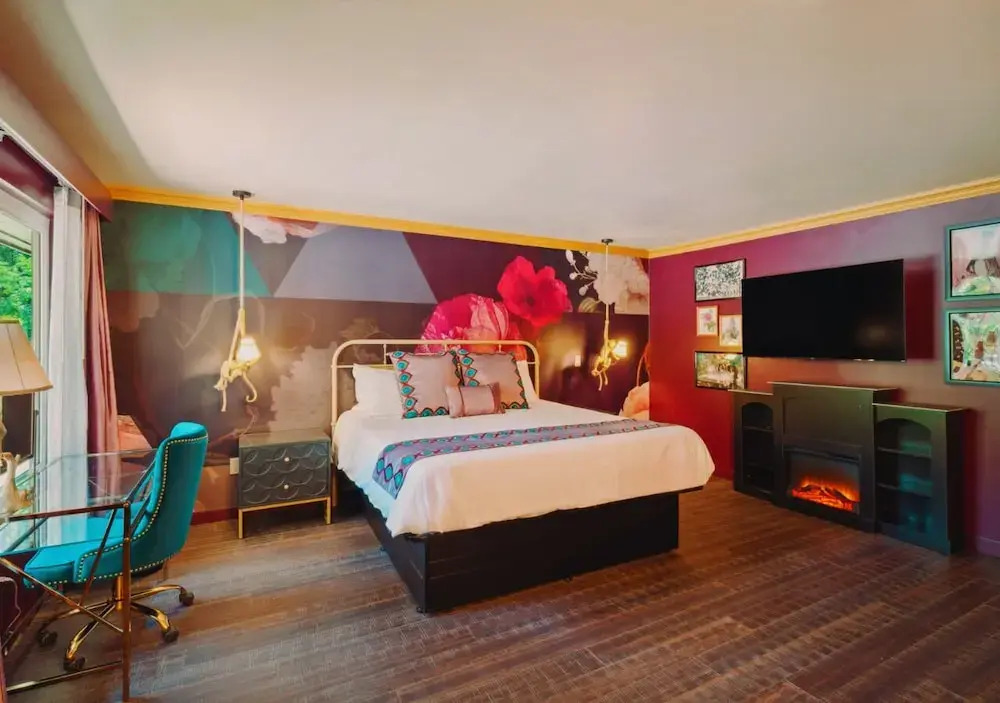 The Fainting Couch Boutique Hotel