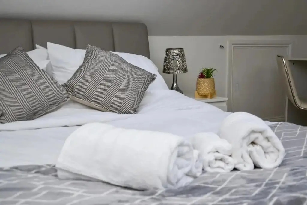 Convenient 3 Bedroom Home Fast Wi-Fi Free Parking