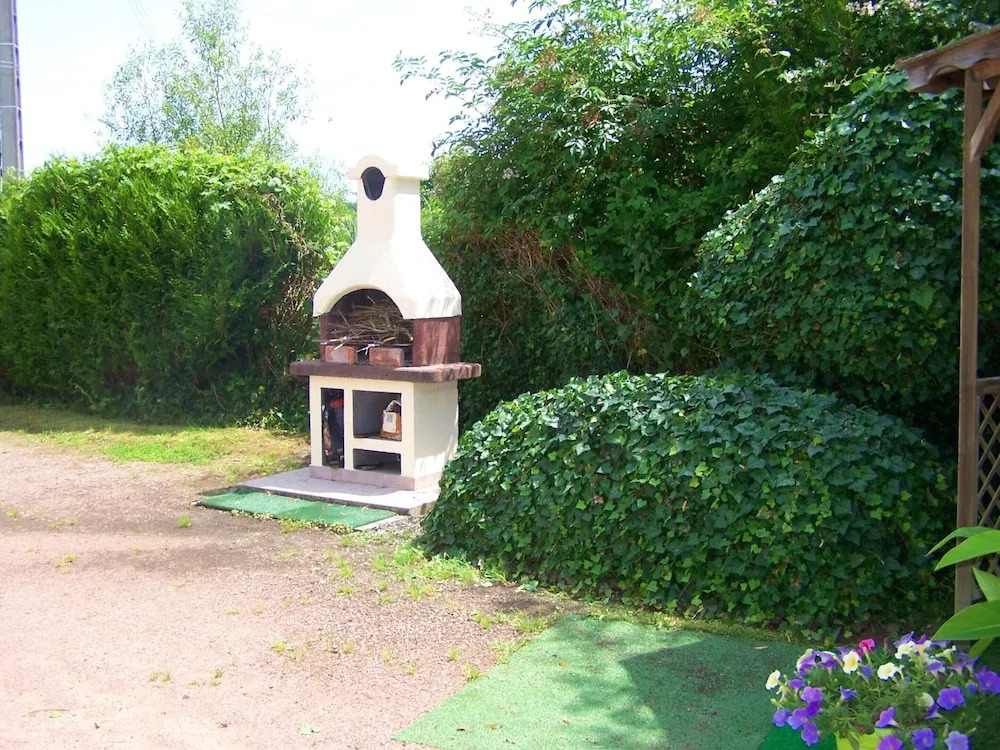 House With 2 Bedrooms in La Chapelle-aux-choux, With Furnished Garden