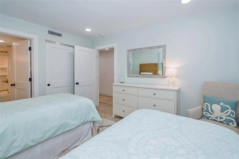 Sea Oats 143 2 Bedroom Condo by RedAwning